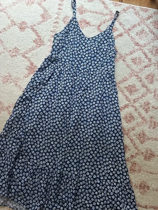 Old Navy Ditsy Floral Smocked Midi Dress - Picture 2 of 4